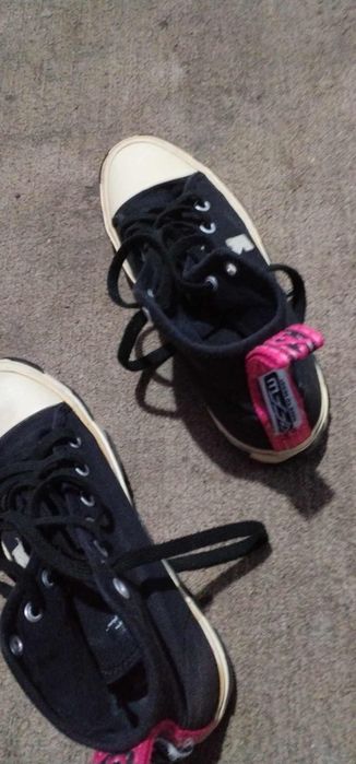 Vând off white plus adidași preț detalii in privat