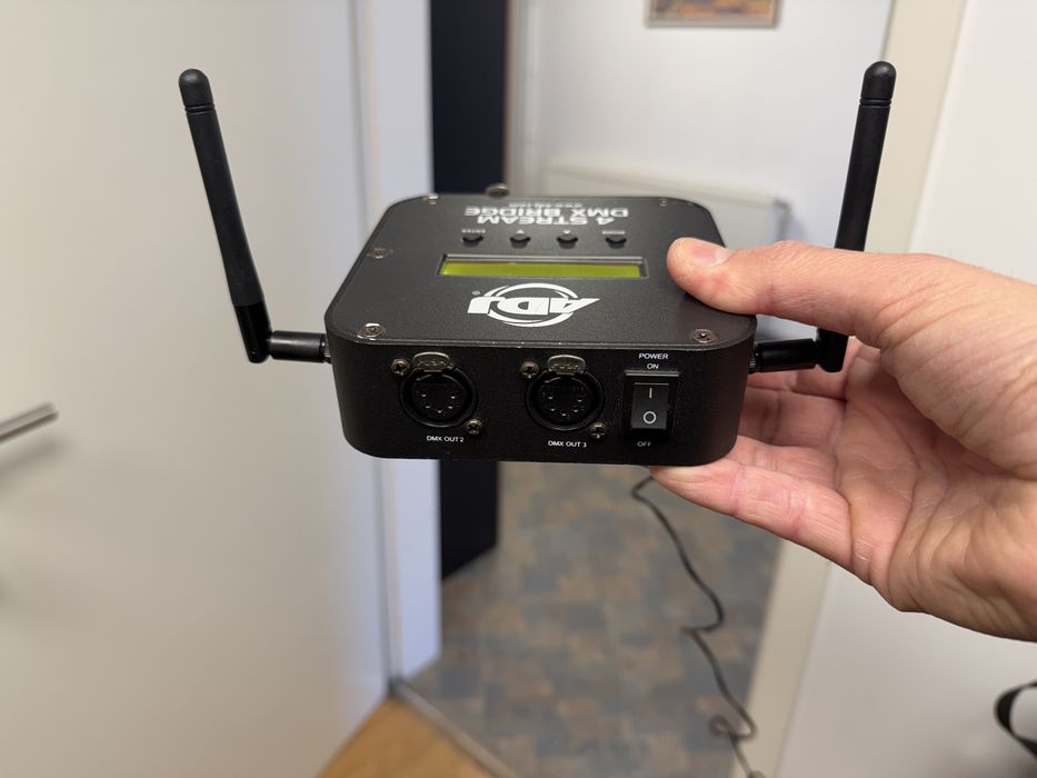 ADJ 4-Stream DMX Bridge 4 universuri, WiFly, complet cu accesorii