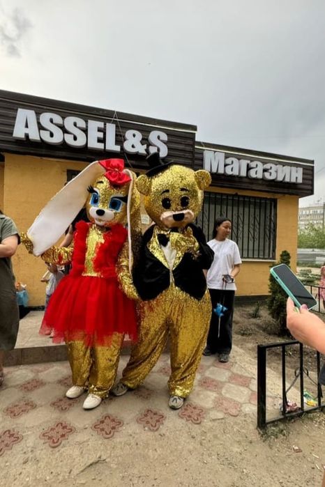 Продам костюмы аниматоры зайчик и мишка