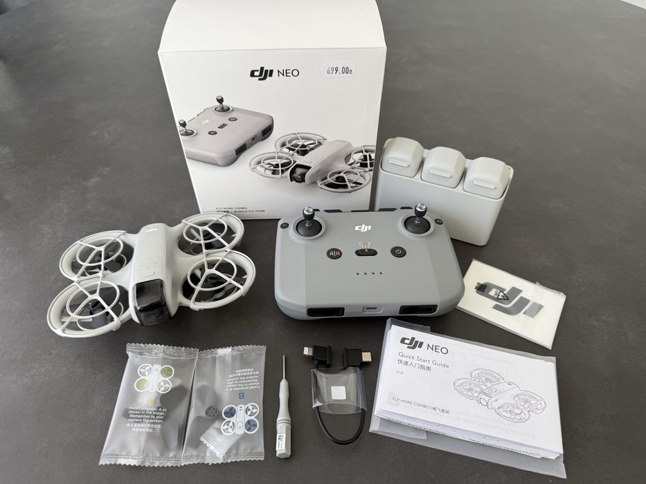 Дрон DJI Neo Fly More Combo - с активна гаранция