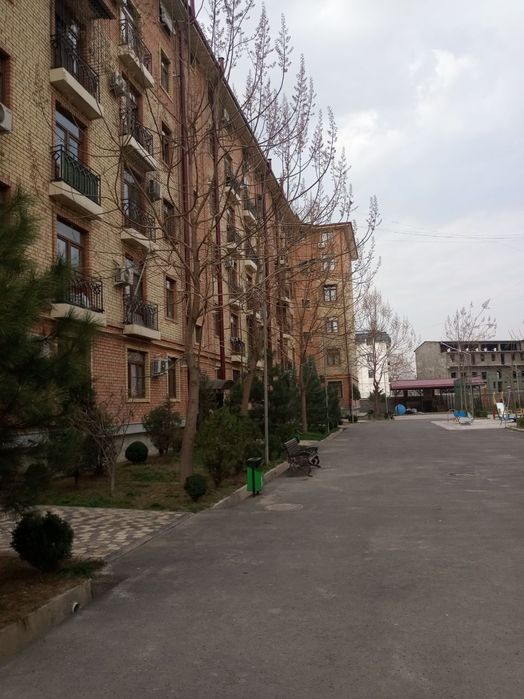 Срочна сотилади ,Сергели GOLDEN HAUSE 2-хонали уй сотилади 4-этажда