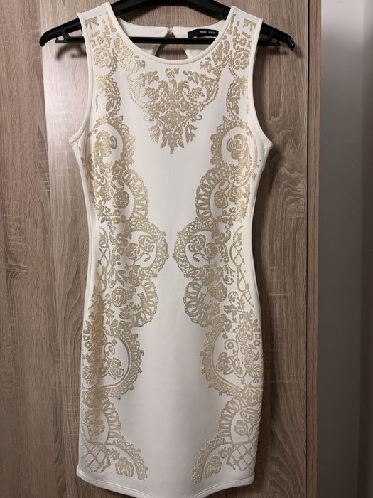 Рокля Tally Weijl със златни елементи