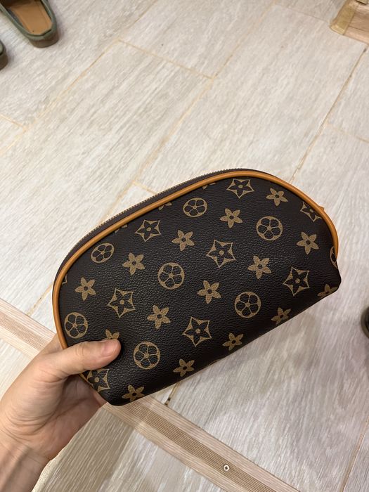 продам сумку лв с косметичкой