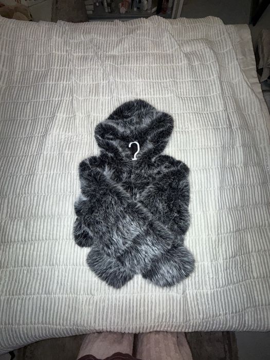 Blăniță Hooded Faux de pe Roseglam