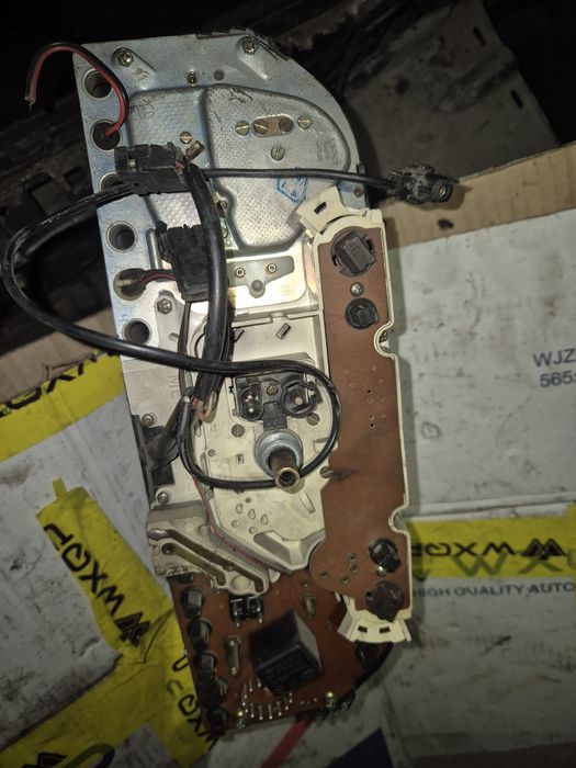 Приборка на w124 и е190 w201