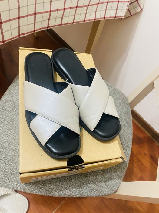 Обувь женская кожанная