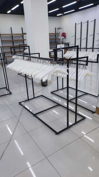 Stelaj kiyim do'koni uchun