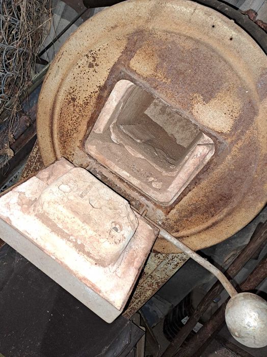 Пещ за закаляване/ковашка пещ на ток