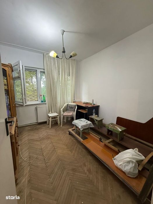 Apartament 3 camere etaj 2 – Zona Gării, Str. Bârsei, Focșani