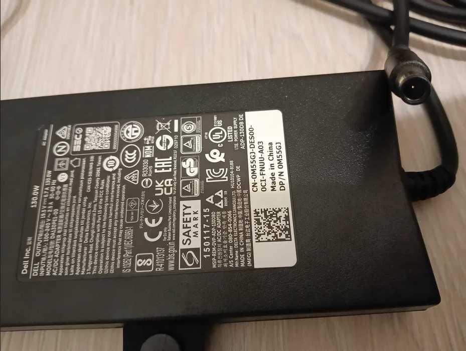 Alimentator laptop DELL 19, 5 v - 130 WATI, 6,7 AMPERI