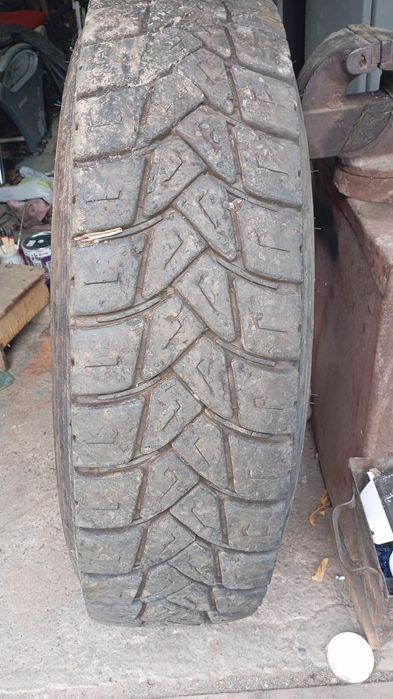 Продам диск с шинами от shacman