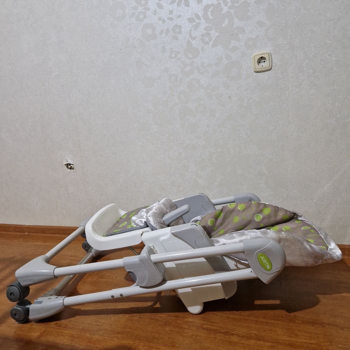 Продам детский  стульчик для кормления.