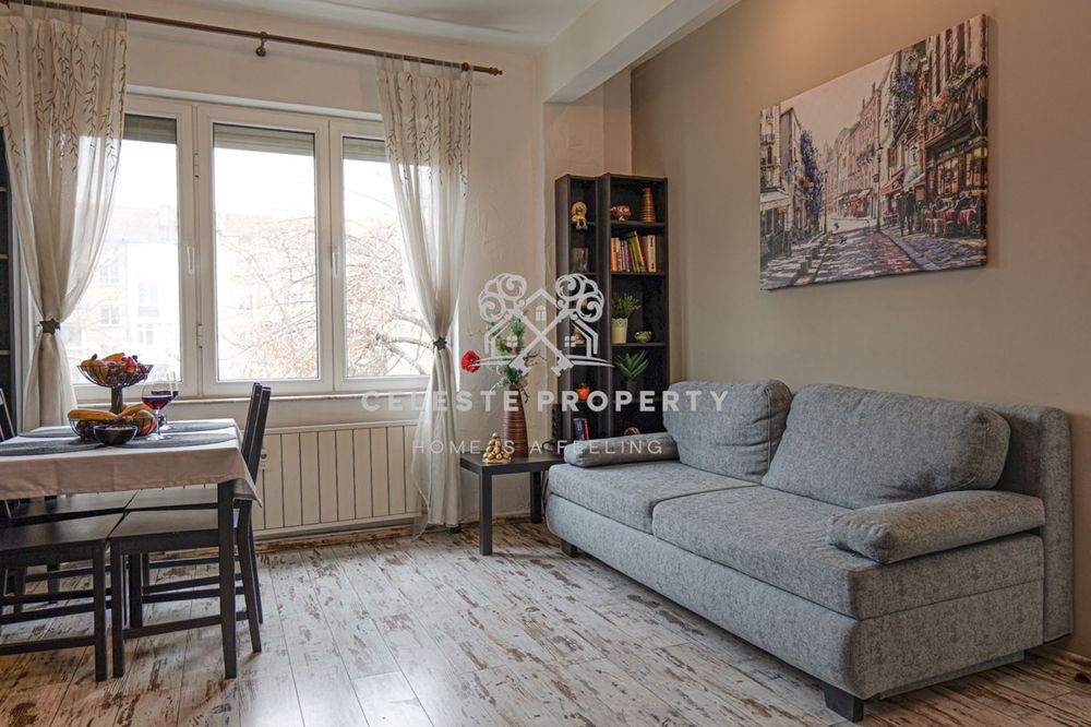 Дава се под наем Тристаен апартамент в София, Център - 60 кв.м за 700 € - Снимка #1