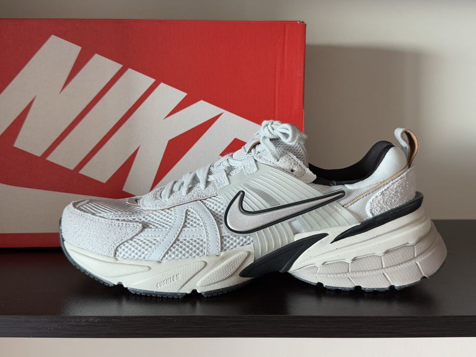 Nike V2K Run 41номер 26.5см Стелка Нови с Кутия