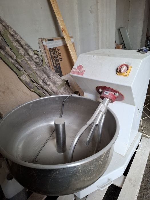 Тестомес для пекарни