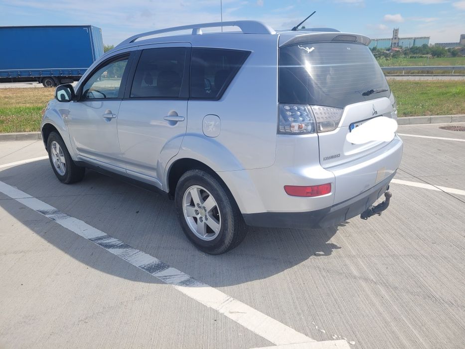 Vând Mitsubishi Outlander ll