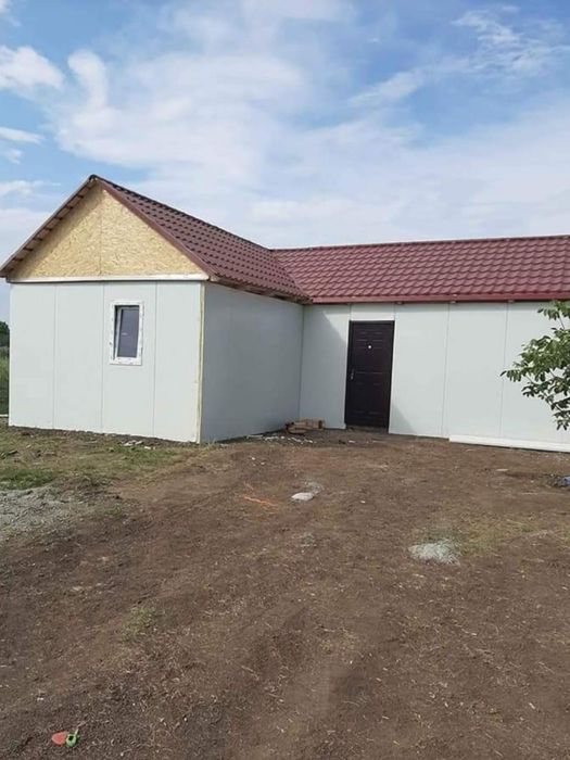 vindem case din panouri sandwich