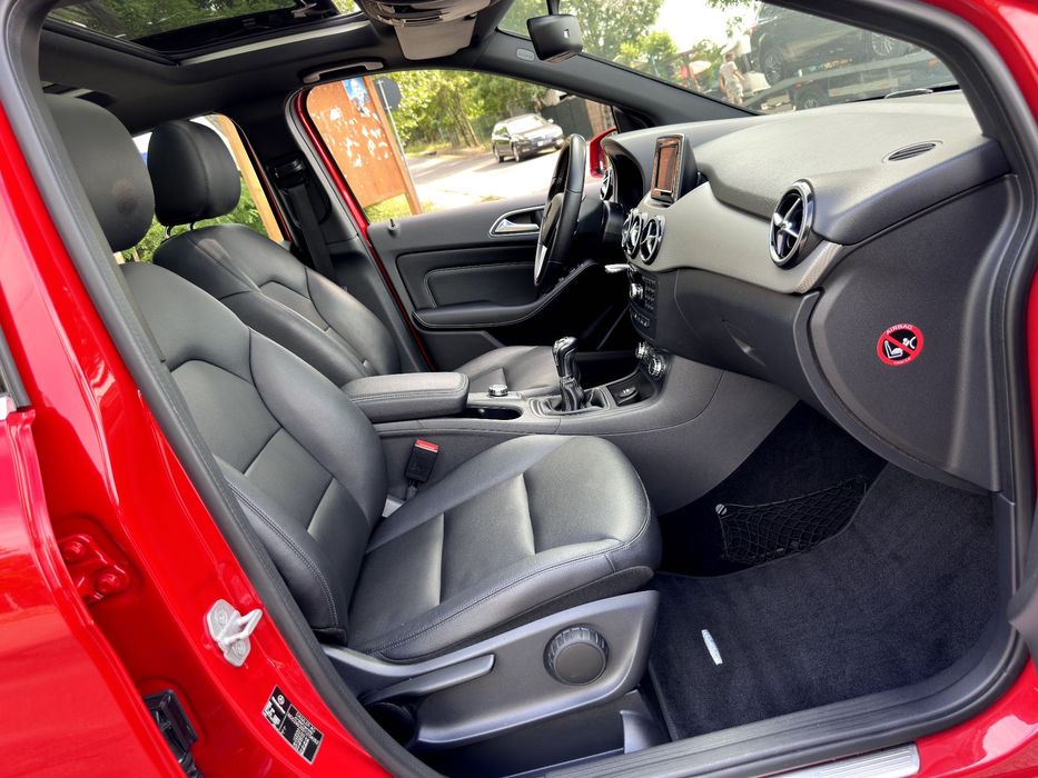 Mercedes B180CDI Avantgarde-Edition Full Extra Panoramic Piele Navi Xenon LED Garanție KmReali Vanzare si in Rate