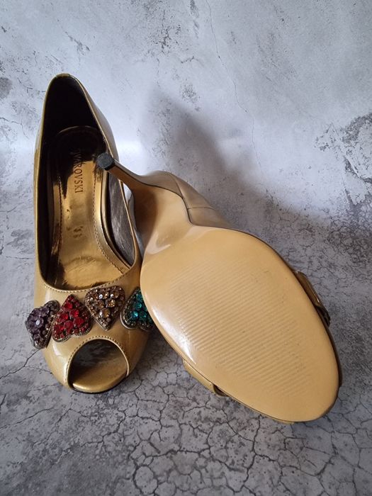 Шикарные туфли SWAROVSKI