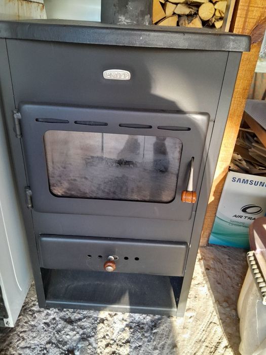 Продавам Печка на дърва