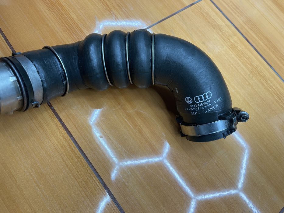 Furtun Original Interculer Audi 150 lei