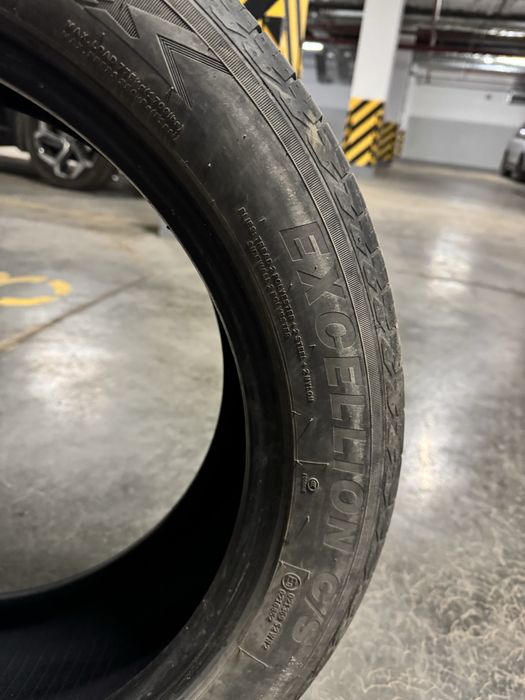 Комплект шин в отличном состояний