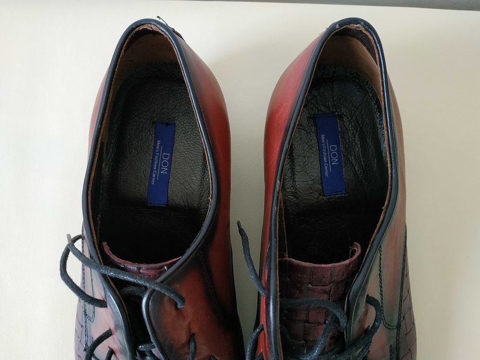 Pantofi bărbătești DON Vegas, grena, Nr 44 piele, pantofi bărbătești textura imitație crocodil, pentru seri speciale invitații nunta și conferinte