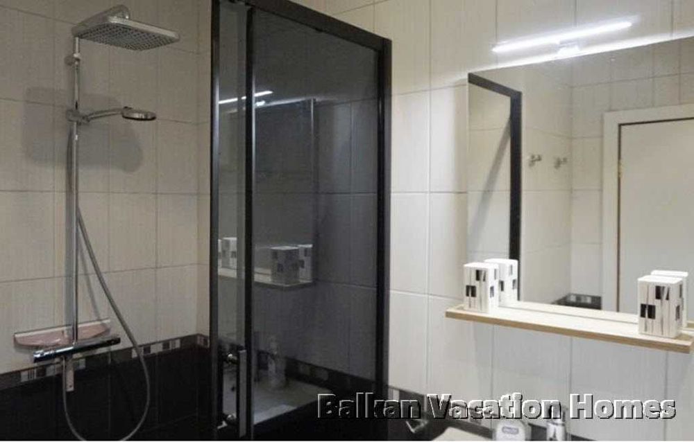 Тристаен апартамент в затворен комплекс в Бяла