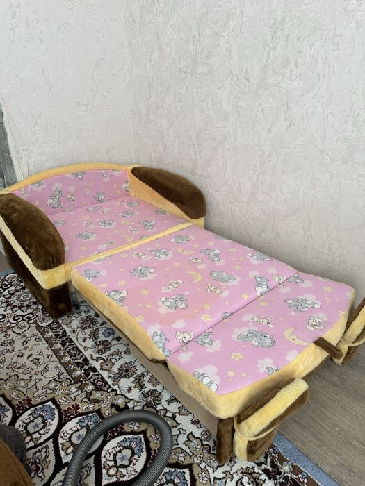 Продам детскую кровать срочно