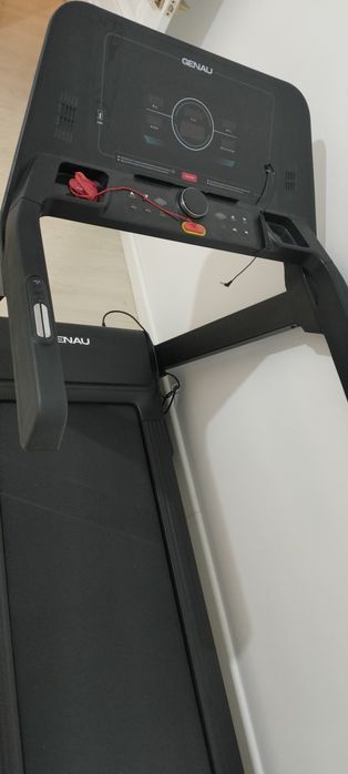 Продается беговая дорожка Genau