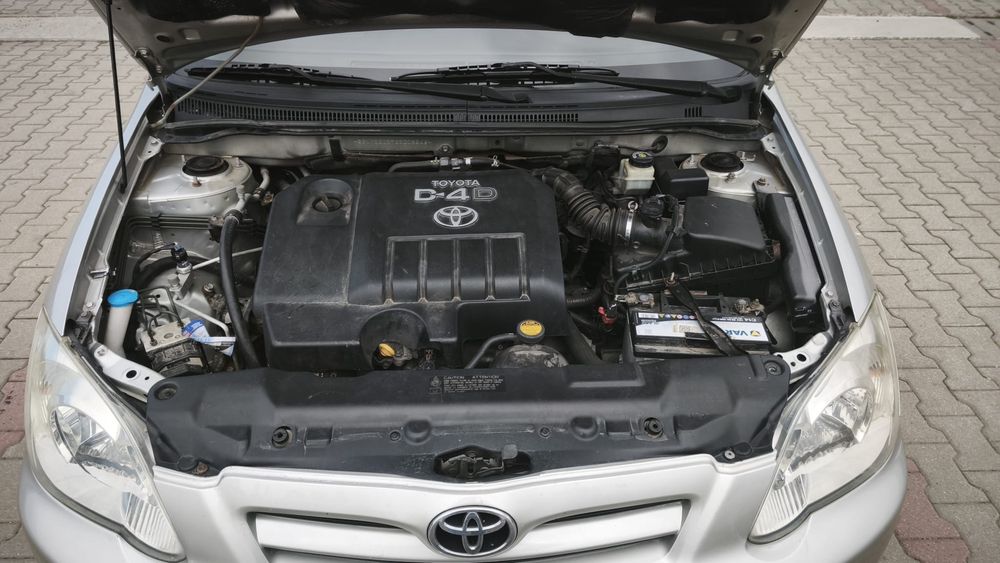 De vânzare: Toyota Corolla 2005 – 1.4 D-4D, MMT, 261.000 km, Hatchback