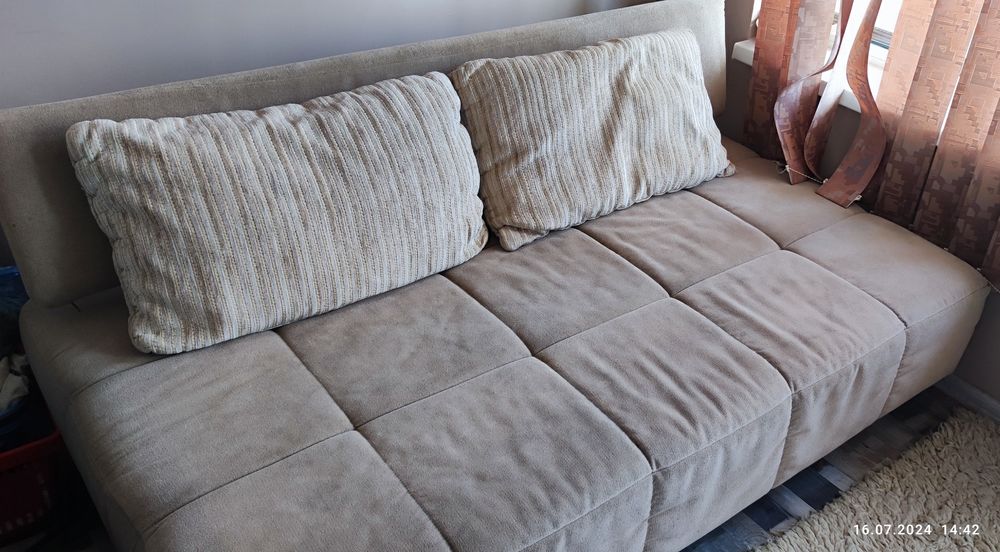 Диван,компактен с модерен дизайн