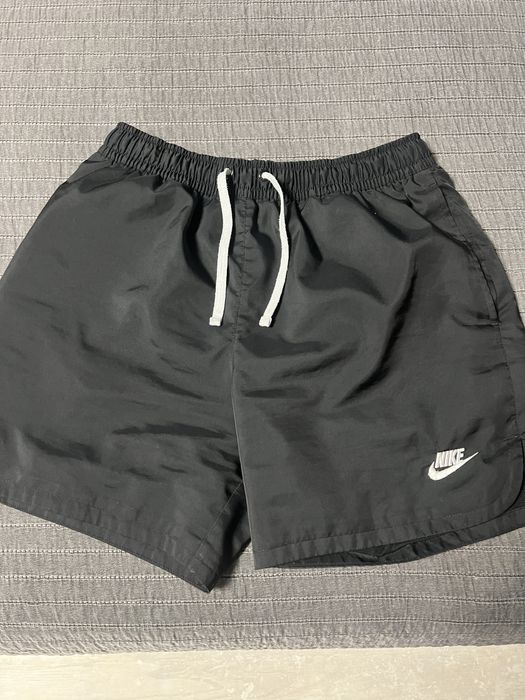 Къси гащи и дънки