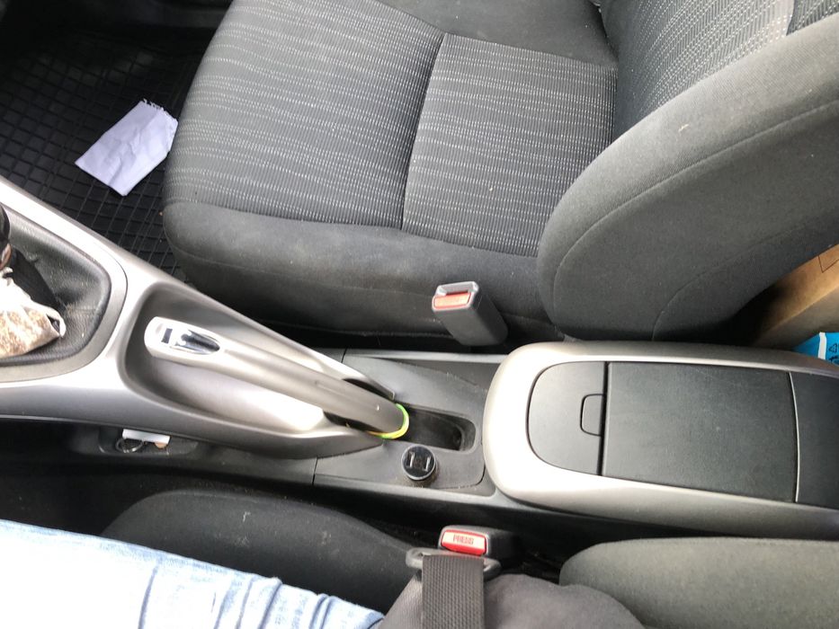 TOYOTA Auris 2009 — imagine 3