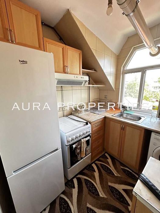 Дава се под наем Тристаен апартамент в Разград, Център - 71 кв.м за 331.5 € - Снимка #2