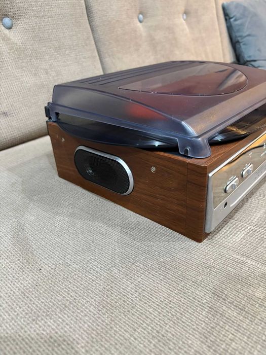 Pick-up cu radio AM-FM Soundmaster PL-186