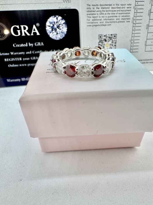 Сребърен пръстен с мойсанит (Диамант) 7.5 карата