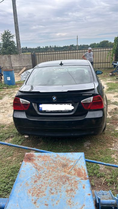Dezmembrez bmw e90 2.0 163 cp