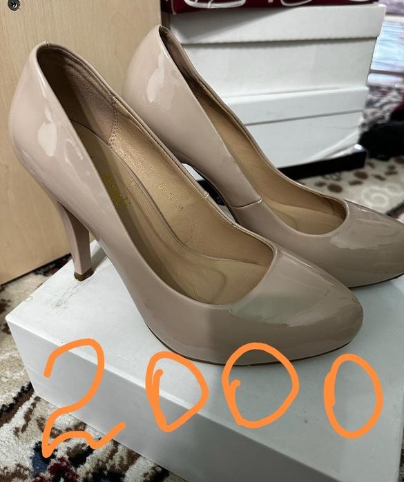 Продаётся обувь женская