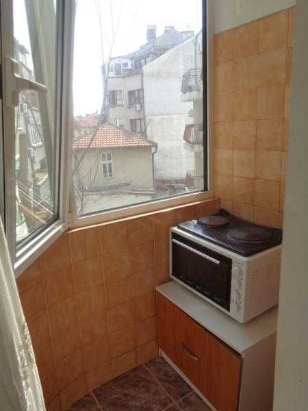 Дава се под наем Двустаен апартамент в Бургас, Център - 40 кв.м за 306 € - Снимка #8