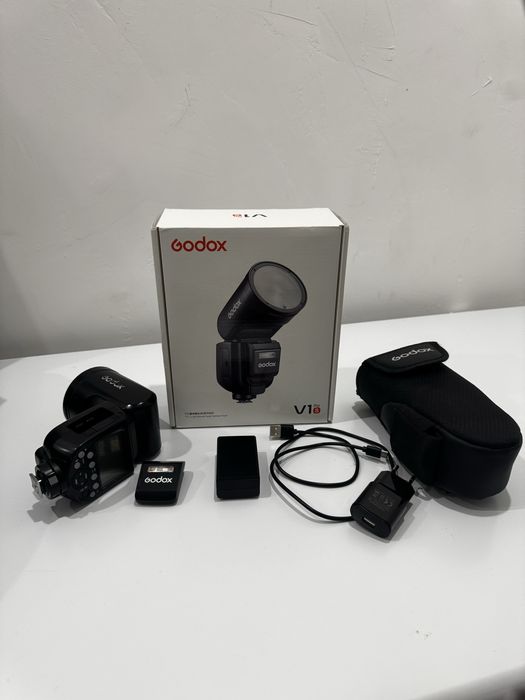 Фотовспышка Godox V1 Pro S