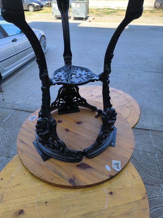 Масивни метални маси