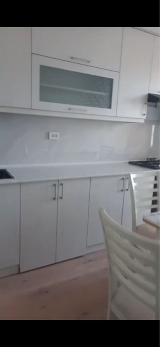 Ижарага 3 хонали 3 этаж,уй мебел билан жихозланаган. 500$ Микрорайон.