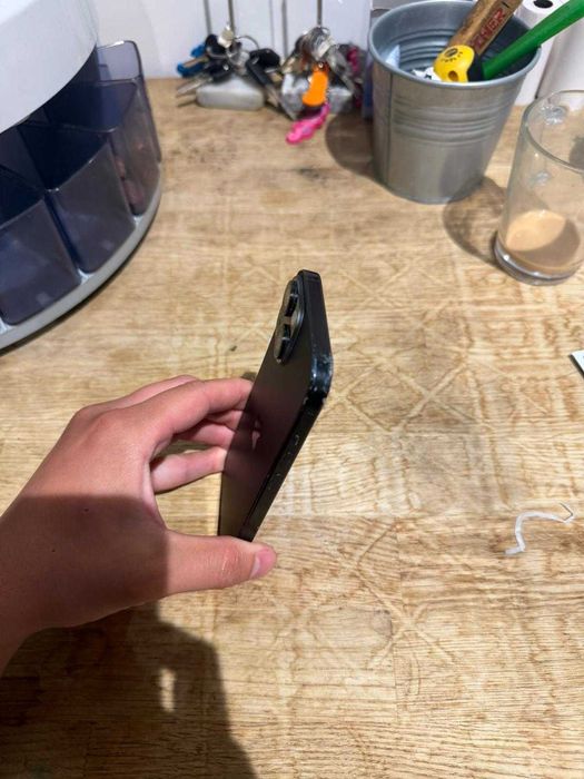 Vând iPhone 15 - 128Gb.