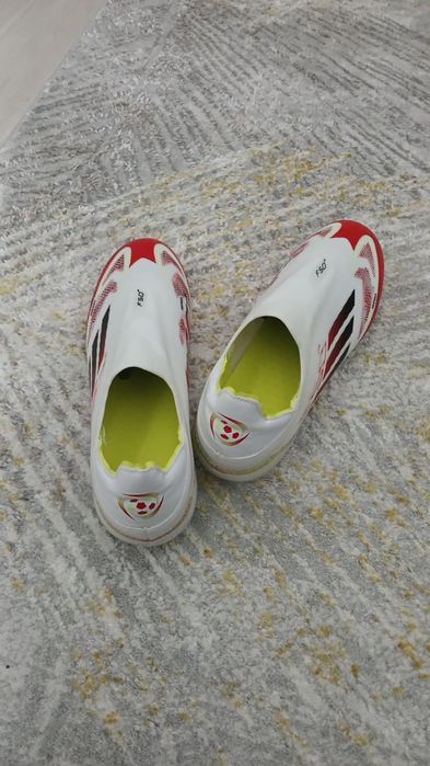 Продават се за връзка на телефония номер