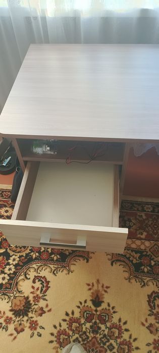 Продам письменный стол