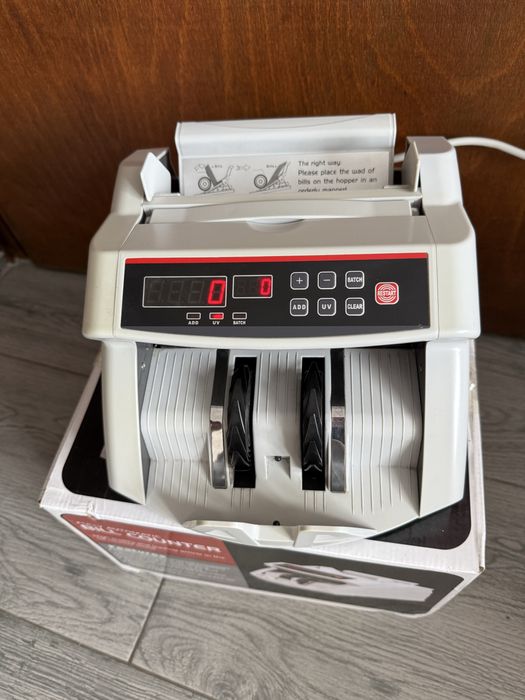 Машина за броене на пари с УВ