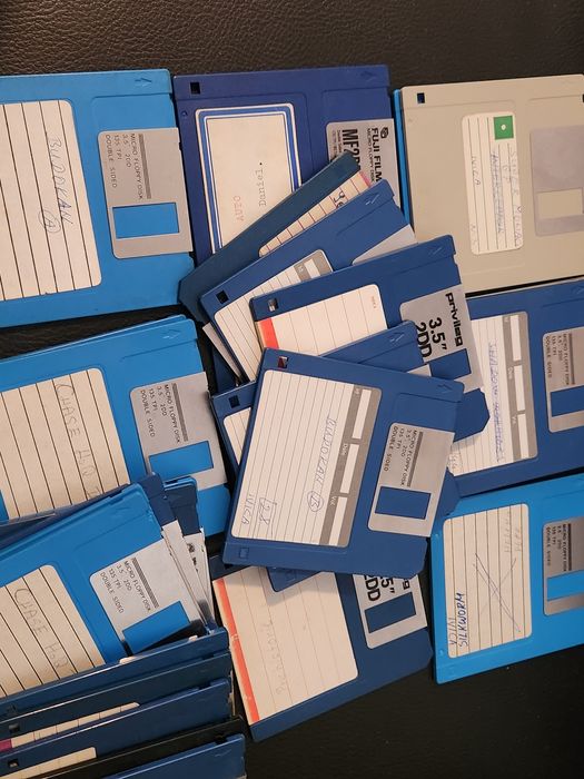 Accesorii Commodore , jocuri retro 2 lei discheta