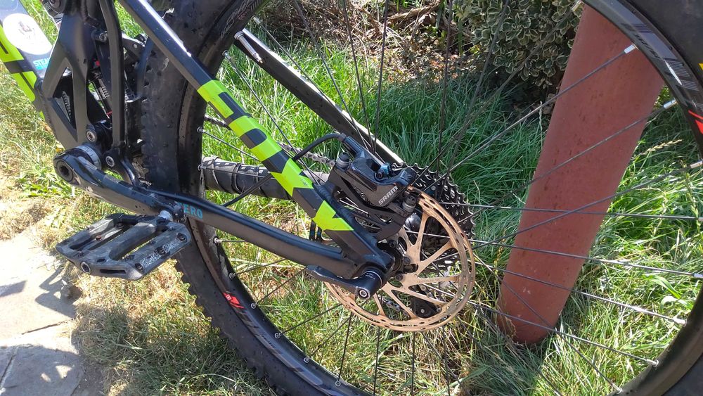 Mondraker Foxy Full-Suspension, 140mm, Cadru L, Aluminiu