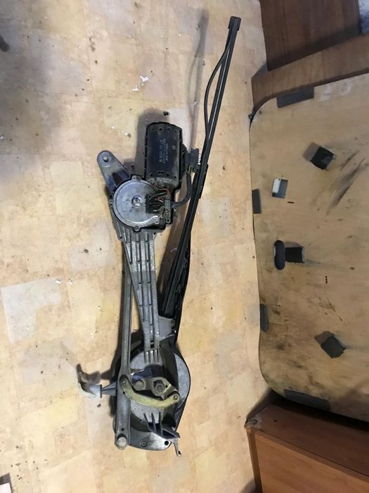 Дворник на Мерседес